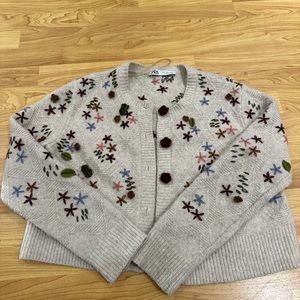 ZARA KNIT FLORAL SWEATER
